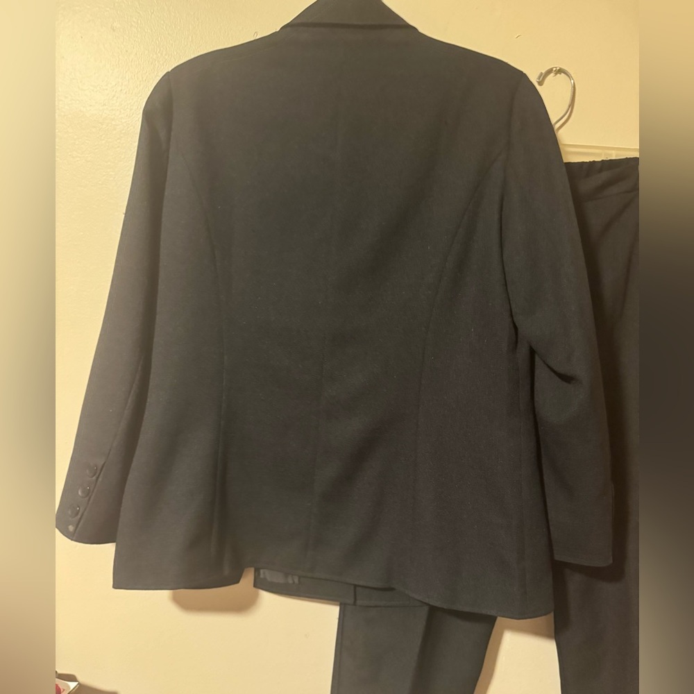 Pantsuit - Picture 3 of 4